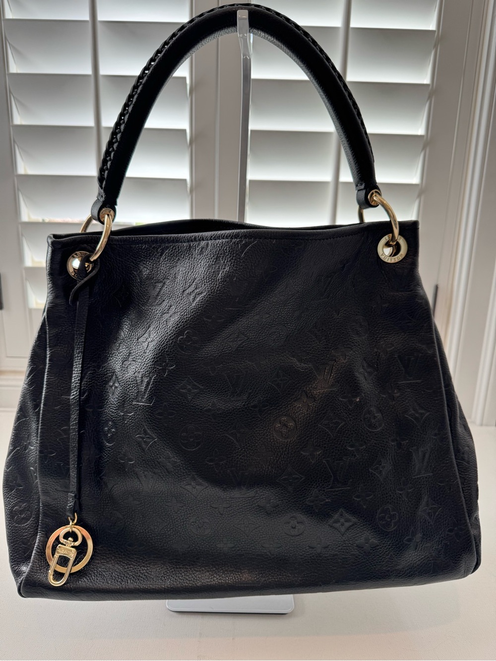 Luxe Artsy MM Black Monogram Empreinte Leather Hobo Bag